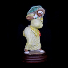 Load image into Gallery viewer, Llanos &amp; Maingot Figurines – Dame Lorraine
